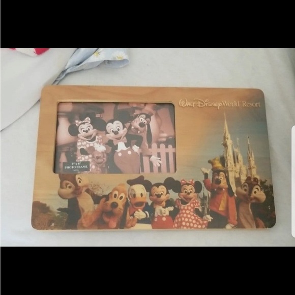 Walt Disney World Resort Disney Parks Wood Picture Frame Mickey & Friends 4x6" - Picture 1 of 2